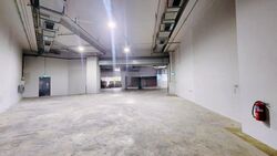 Carros Centre (D25), Factory #495822071